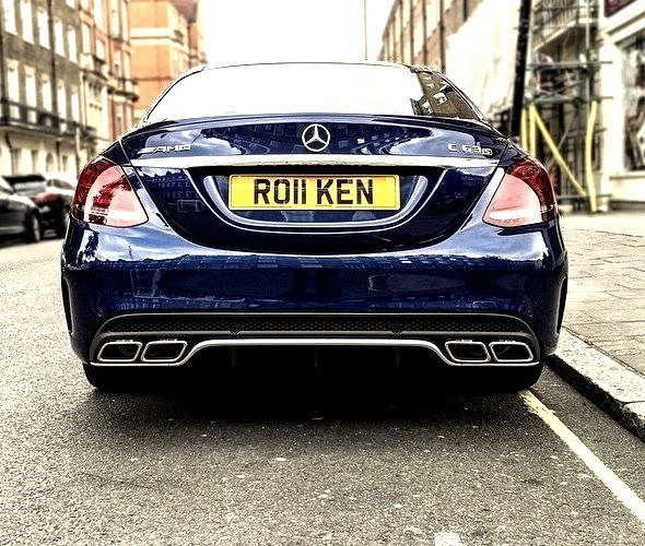 Mercedes-Benz C 63 AMG (Instagram @rokenr)